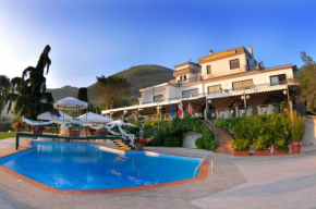 Отель Villa Diecimare  Кава Де Тиррени